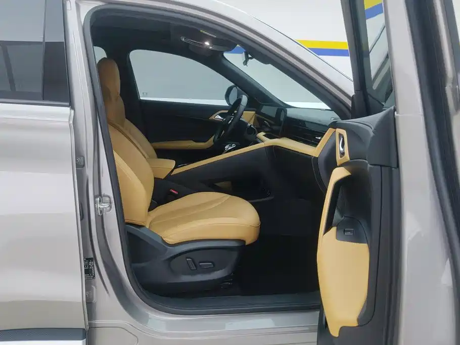 Roewe RX5 New Energy — миниатюра 8