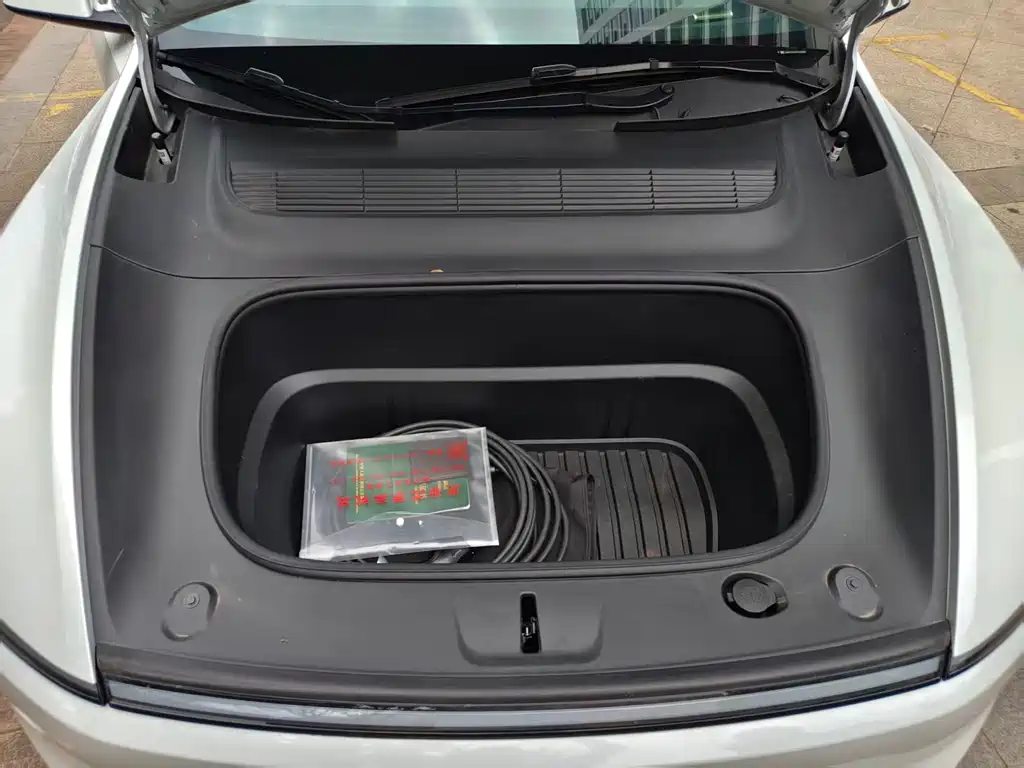 Tesla Model Y L — миниатюра 14
