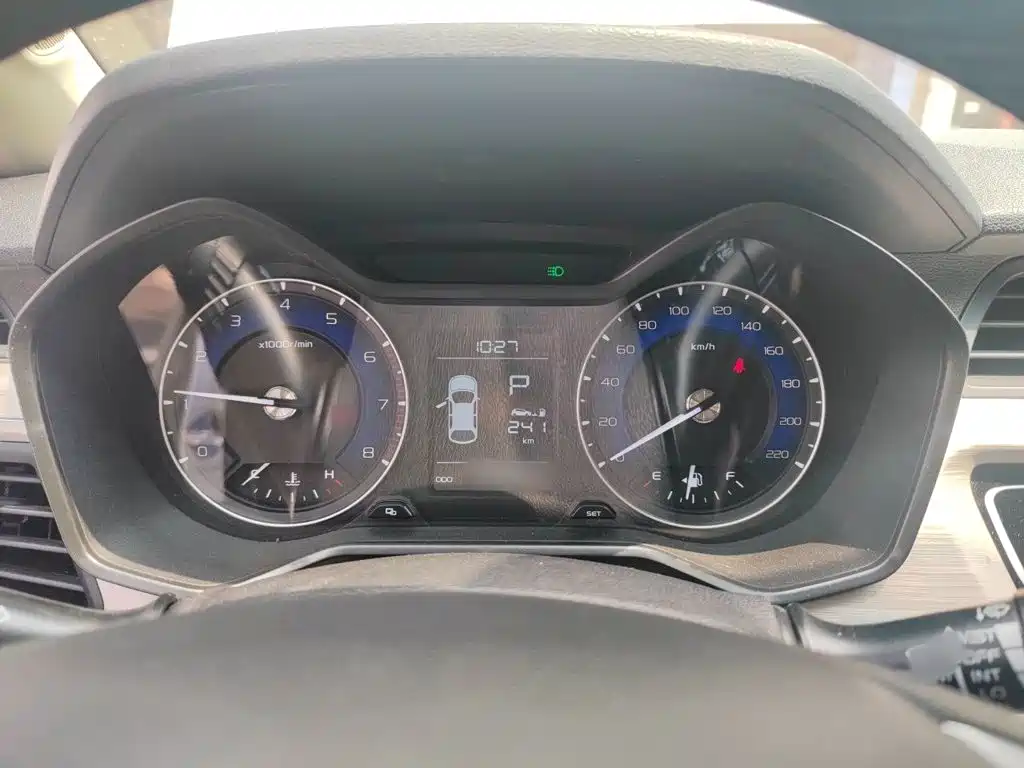 Geely Vision X3 — миниатюра 4