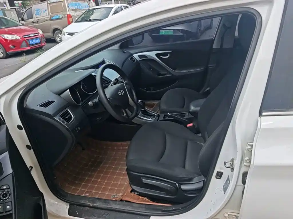 Hyundai Elantra Langdong — миниатюра 15