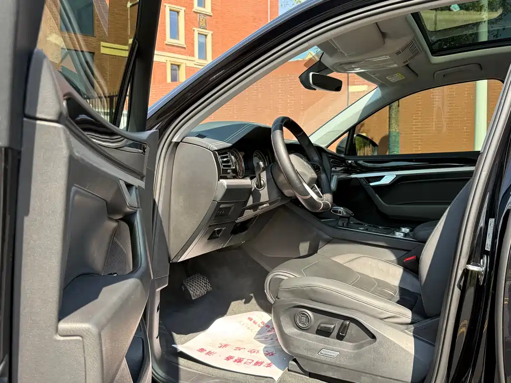 Volkswagen Touareg — миниатюра 4