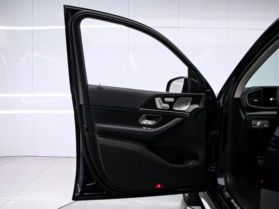 Mercedes-Benz GLS — миниатюра 14