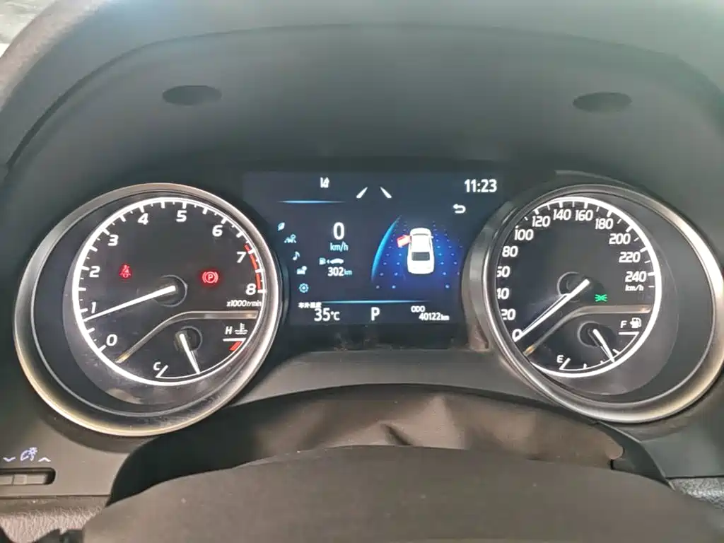 Toyota Camry — миниатюра 12