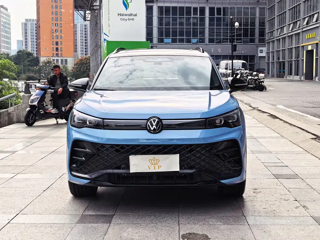 Volkswagen Tiguan L — миниатюра 2