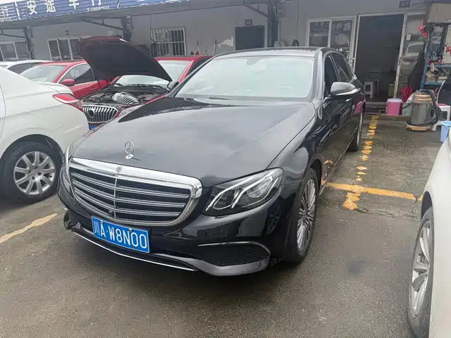 MERCEDES-BENZ E CLASS