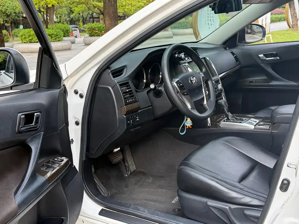 Toyota Reiz 2013 2.5S