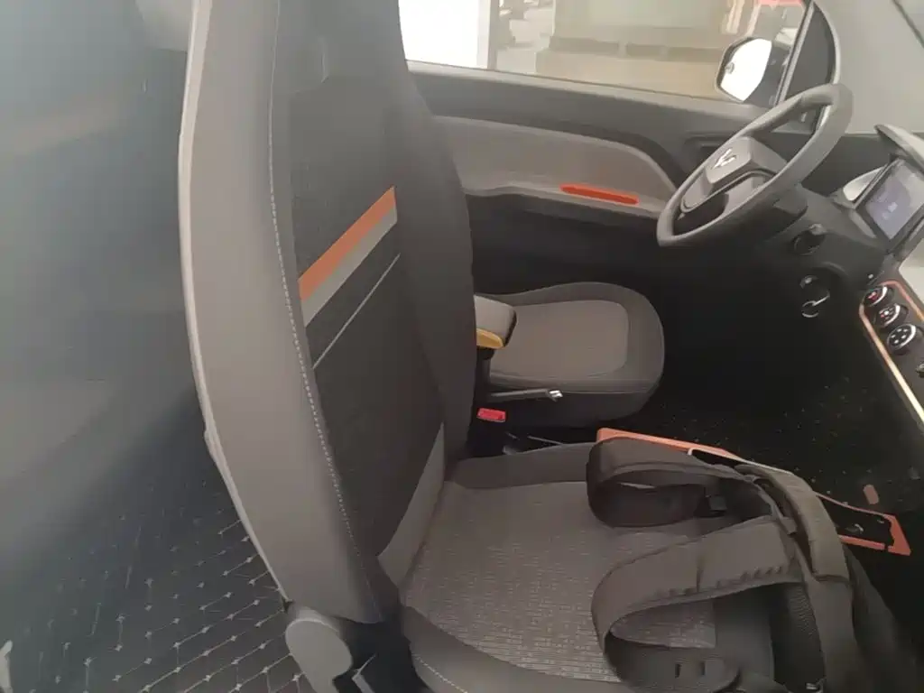 Wuling MINIEV — миниатюра 25