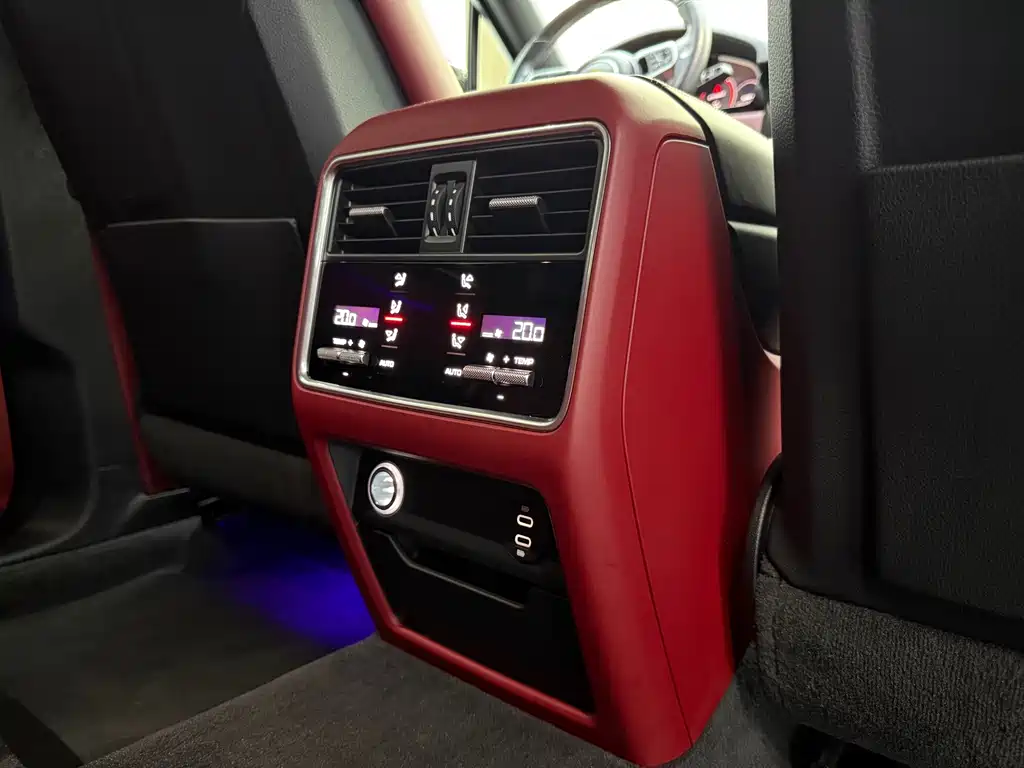 Porsche Cayenne — миниатюра 11