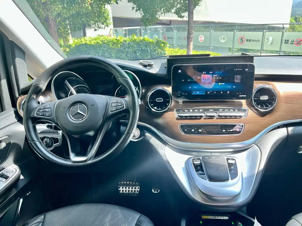 Mercedes-Benz V-Class — миниатюра 11