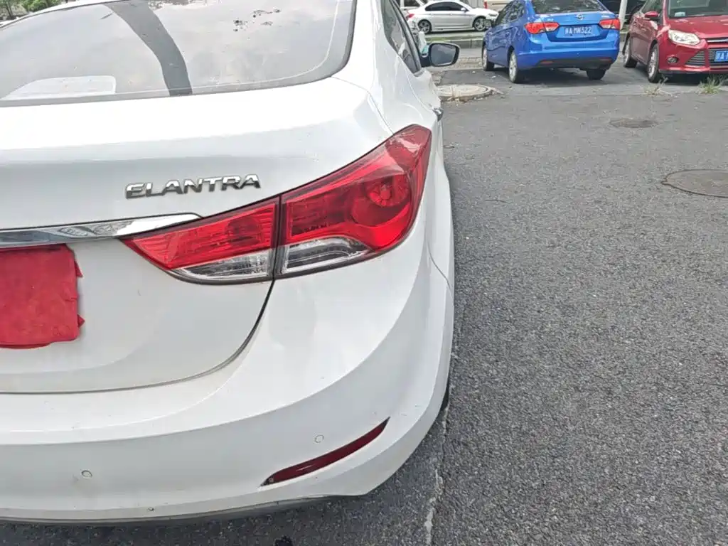 Hyundai Elantra Langdong — миниатюра 8