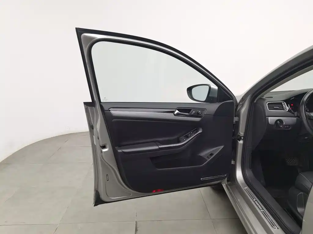 Volkswagen Sagitar — миниатюра 8