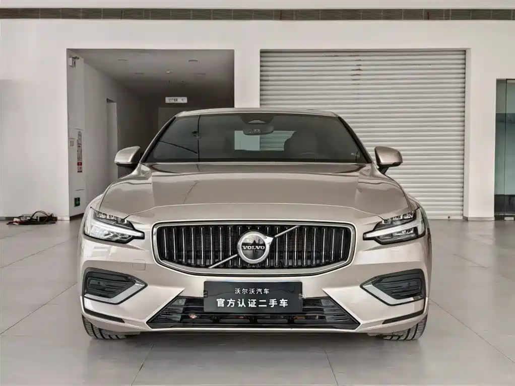 Volvo S60 2024 B4 Luxury