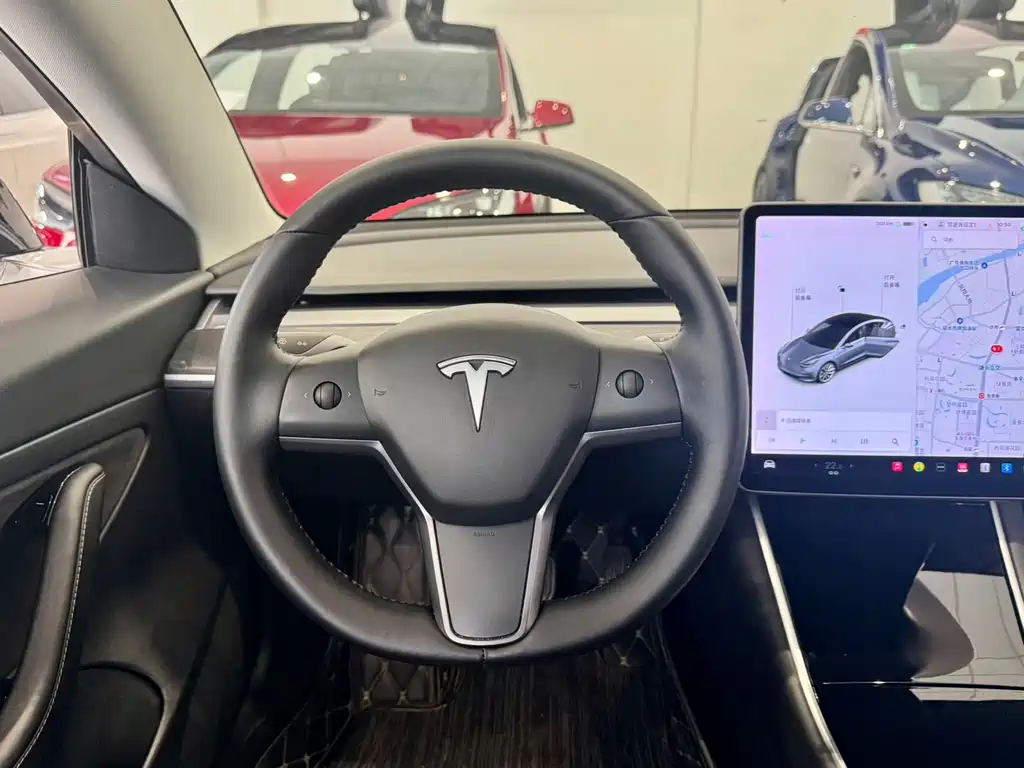 Tesla Model 3 — миниатюра 11