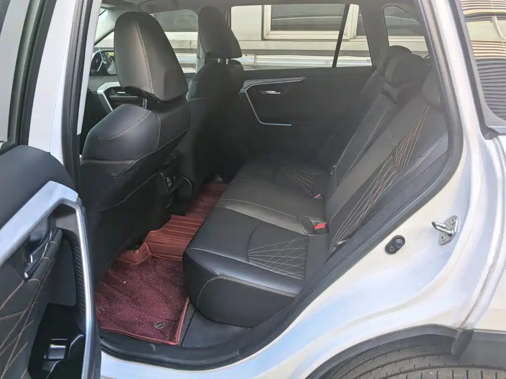 Toyota RAV4 — миниатюра 15