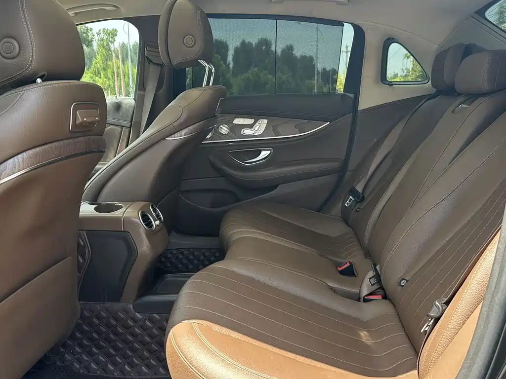 Mercedes-Benz E-Class — миниатюра 9