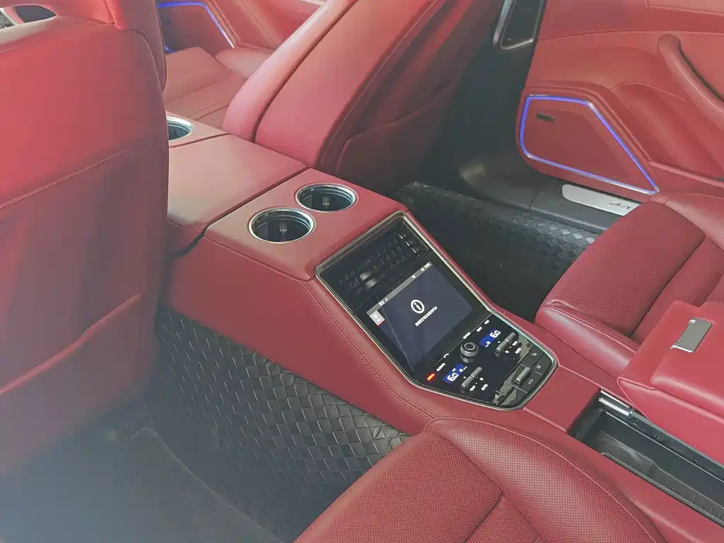 Porsche Panamera — миниатюра 15
