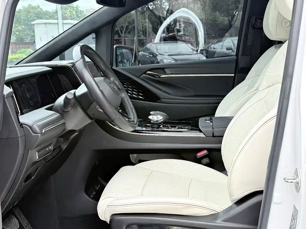 GAC Motor Trumpchi M8 — миниатюра 5