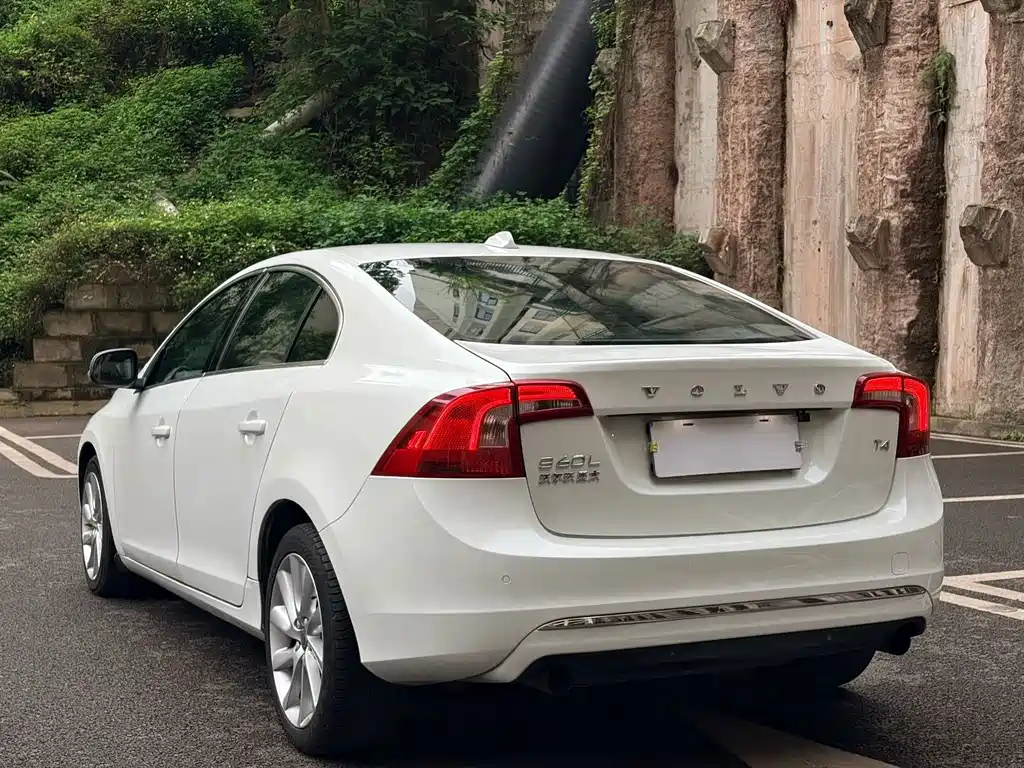 Volvo S60 — миниатюра 11