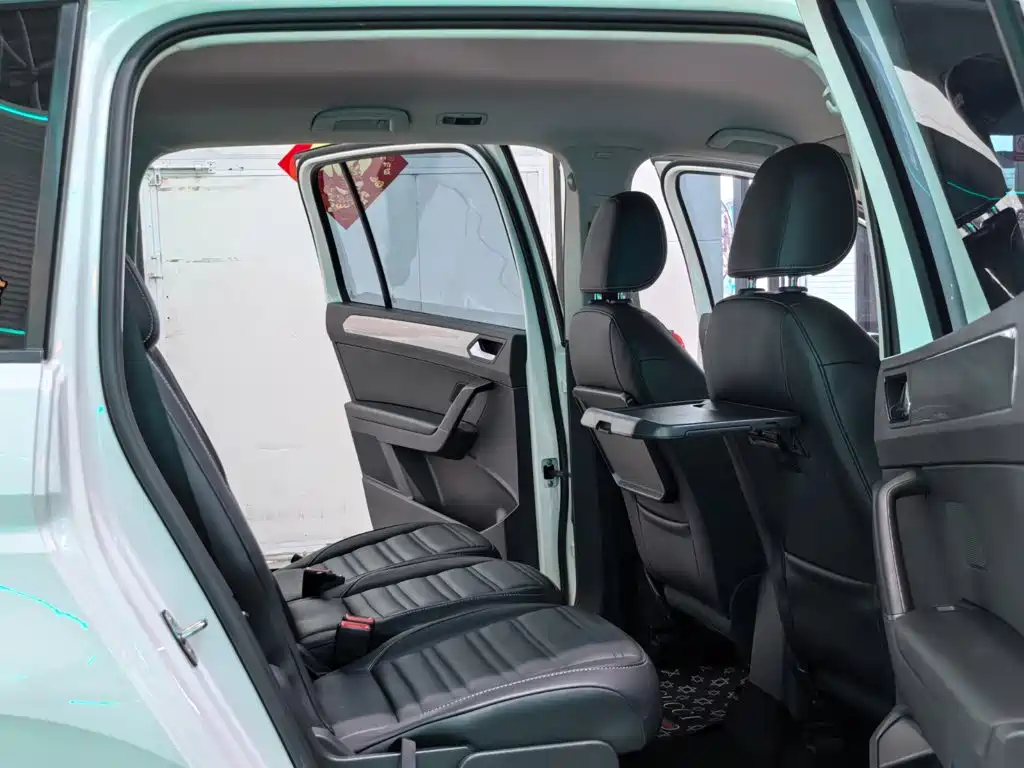 Volkswagen Touran — миниатюра 7