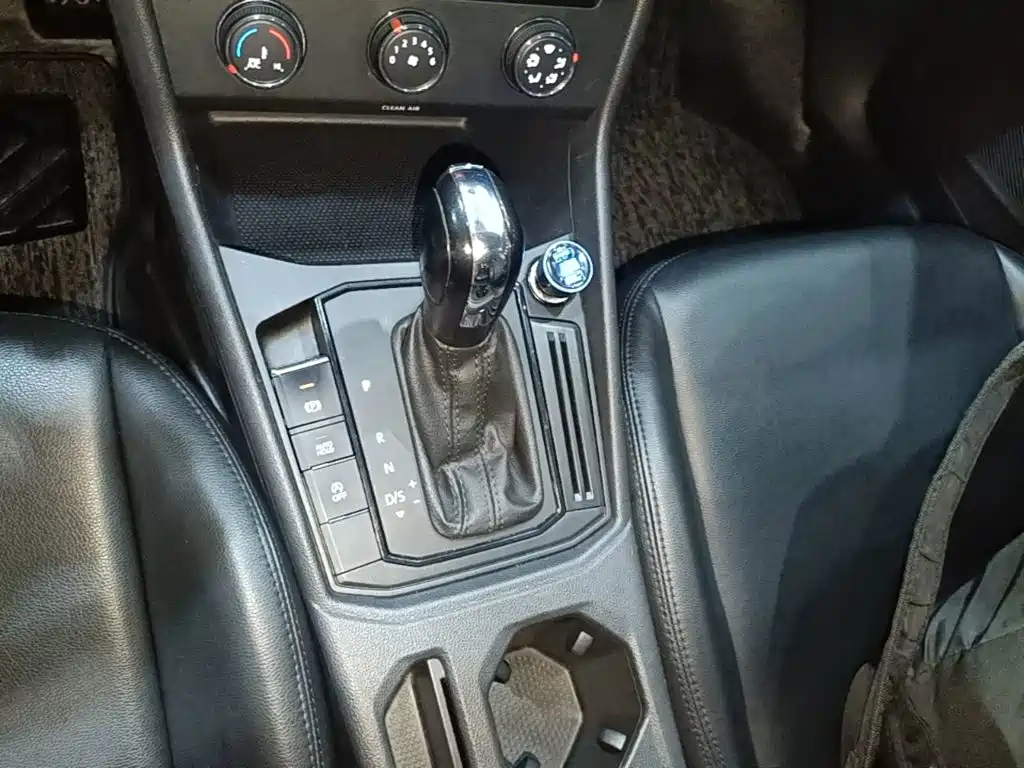 Volkswagen Lavida — миниатюра 14