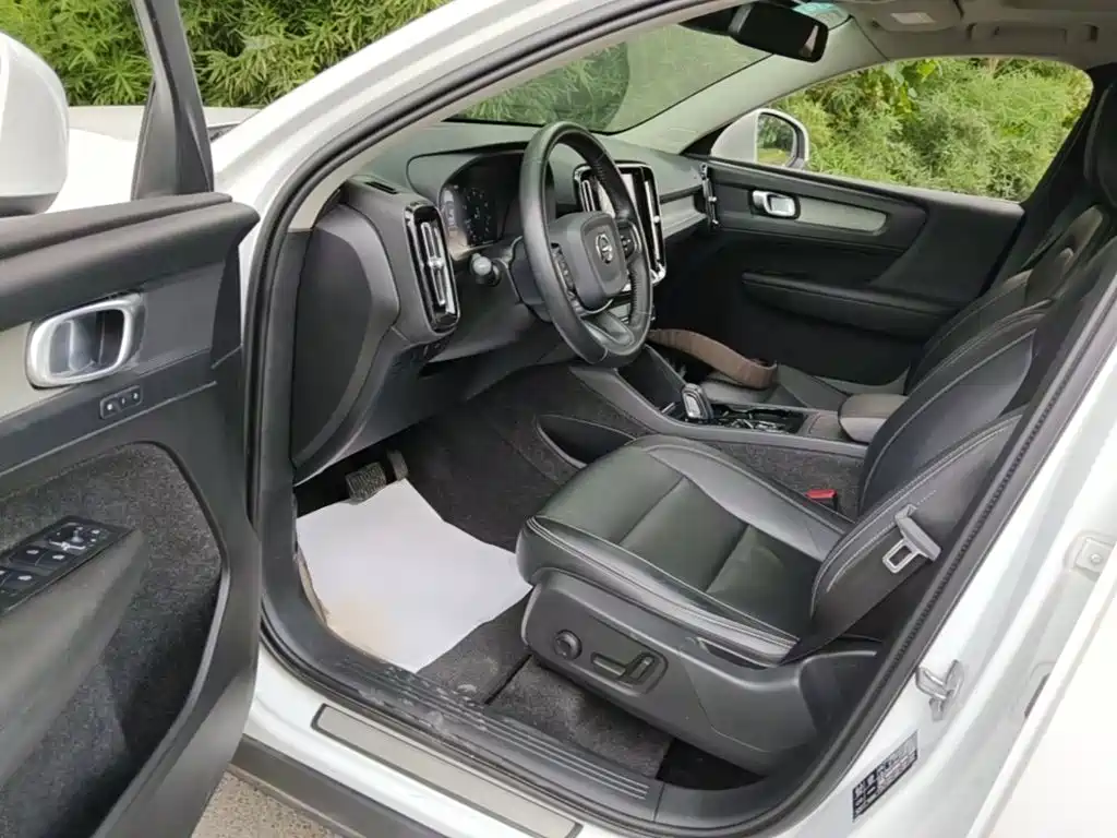 Volvo XC40 — миниатюра 16