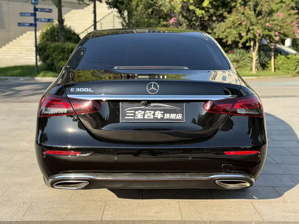 Mercedes-Benz E-Class — миниатюра 14