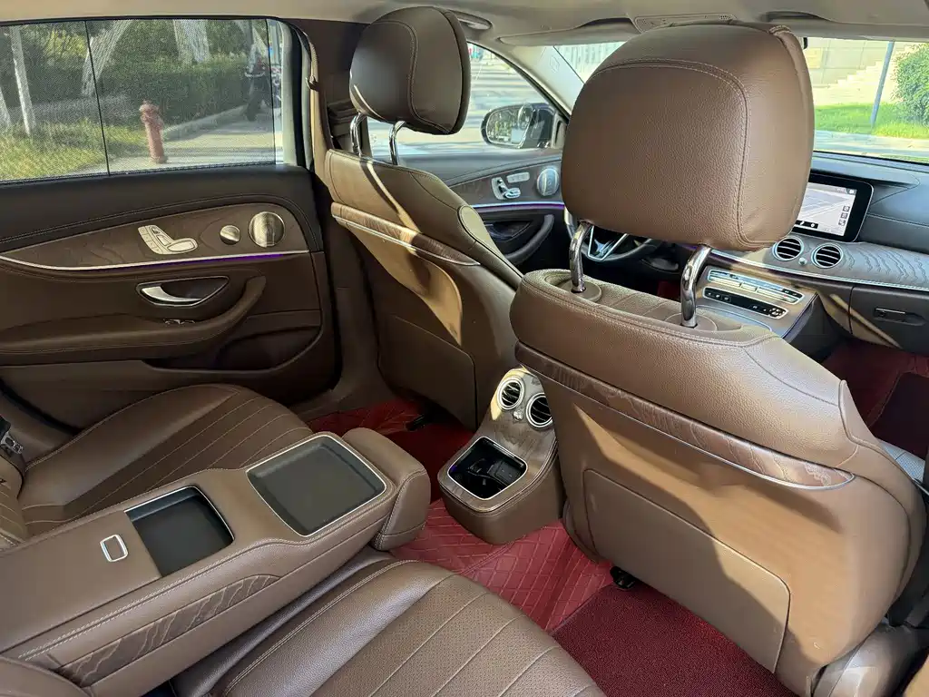 Mercedes-Benz E-Class — миниатюра 20