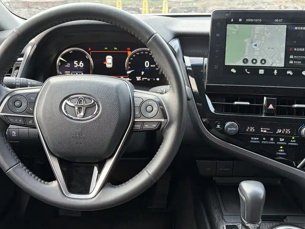 Toyota Camry — миниатюра 11