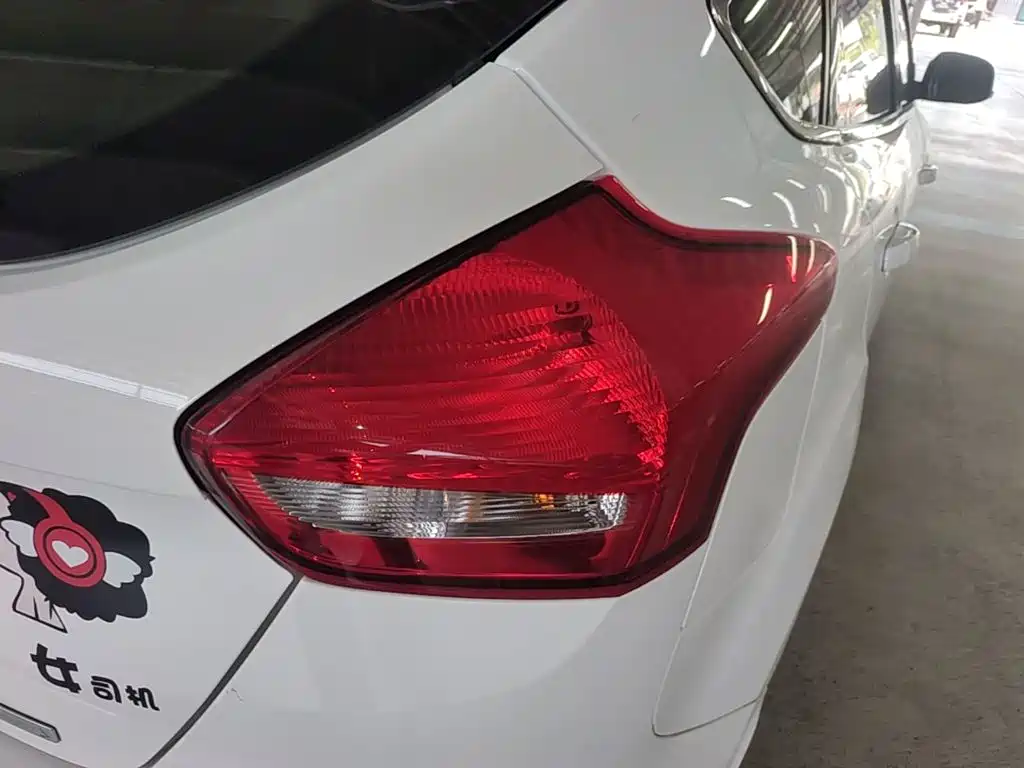 Ford Focus — миниатюра 8