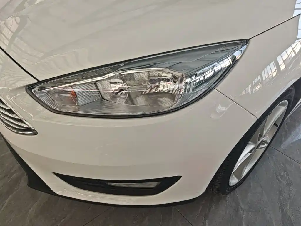 Ford Focus — миниатюра 24