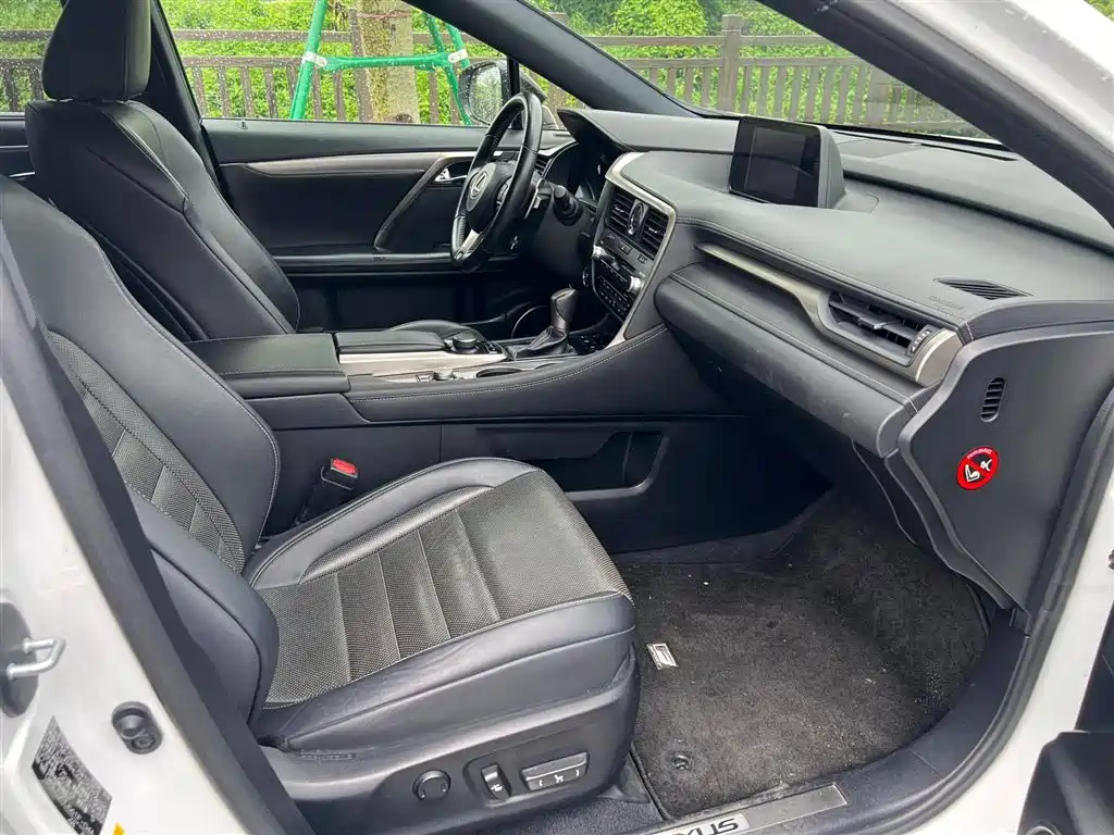 Lexus RX 2017 300 Mark Levinson F SPORT V