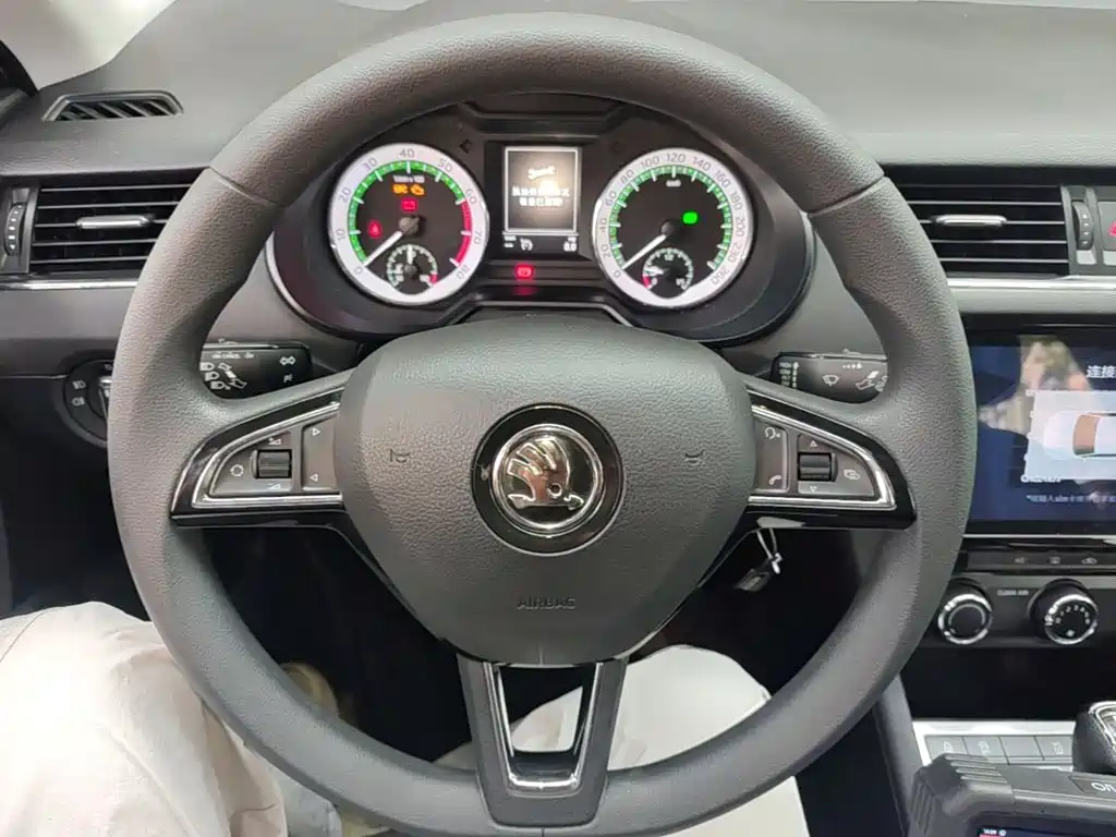 Skoda Octavia — миниатюра 11