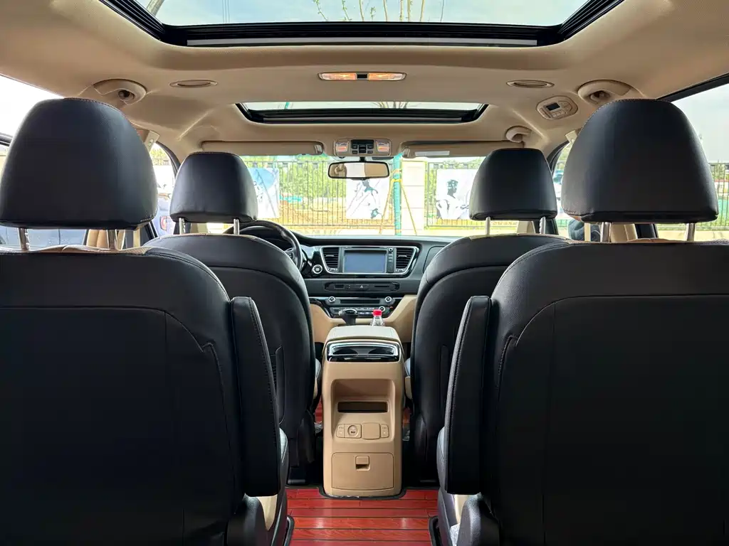 Kia Carnival — миниатюра 6