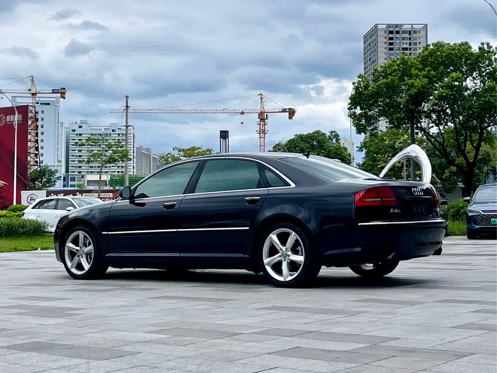 Audi A8 — миниатюра 5