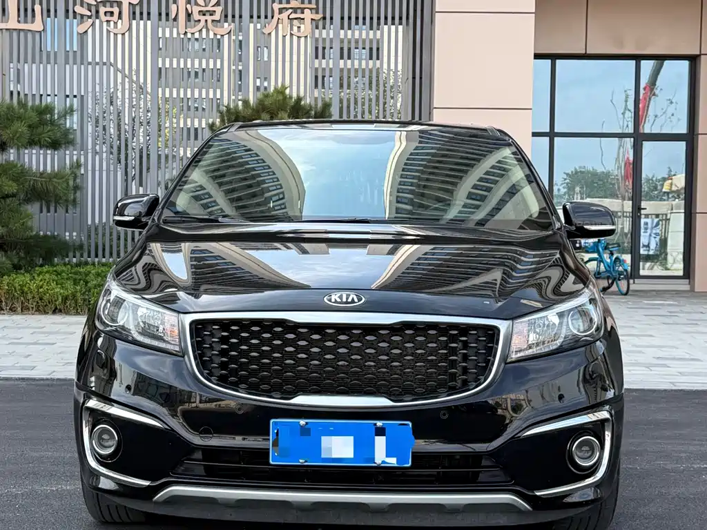 Kia Carnival — миниатюра 2