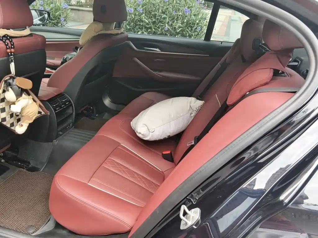 BMW 5 Series New Energy — миниатюра 18