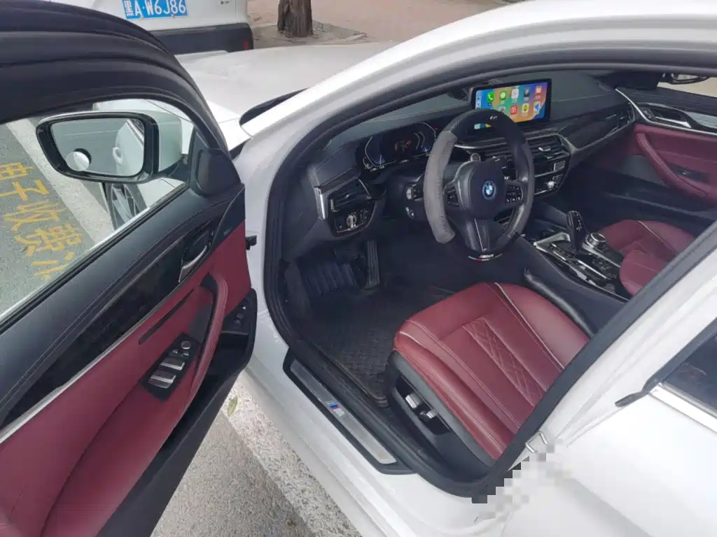 BMW 5 Series New Energy — миниатюра 12