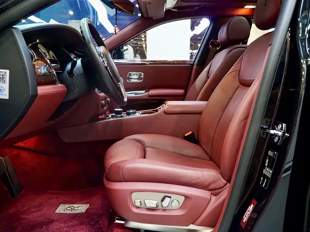 Rolls-Royce Ghost — миниатюра 12