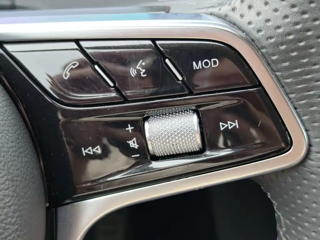 Hongqi Hongqi H5 — миниатюра 13