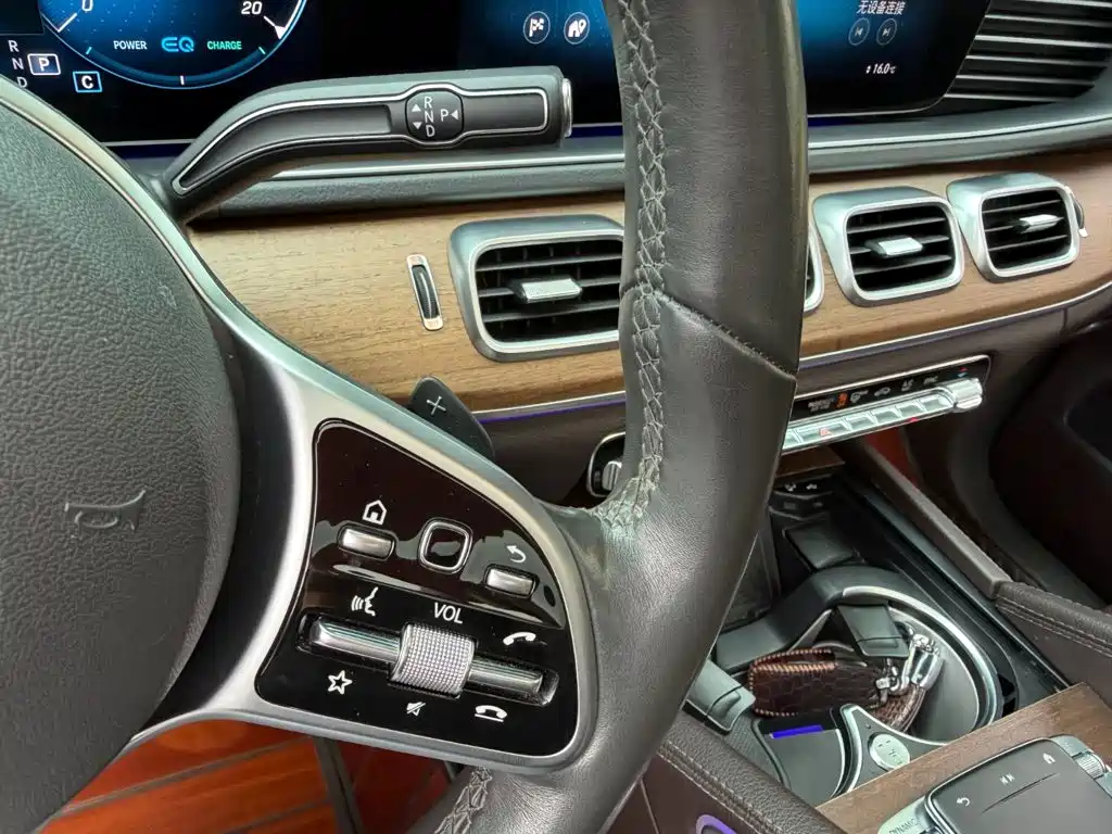 Mercedes-Benz GLS — миниатюра 10