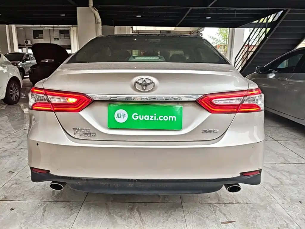 Toyota Camry — миниатюра 6