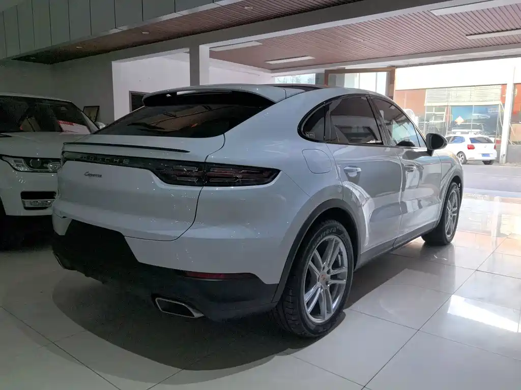Porsche Cayenne — миниатюра 4