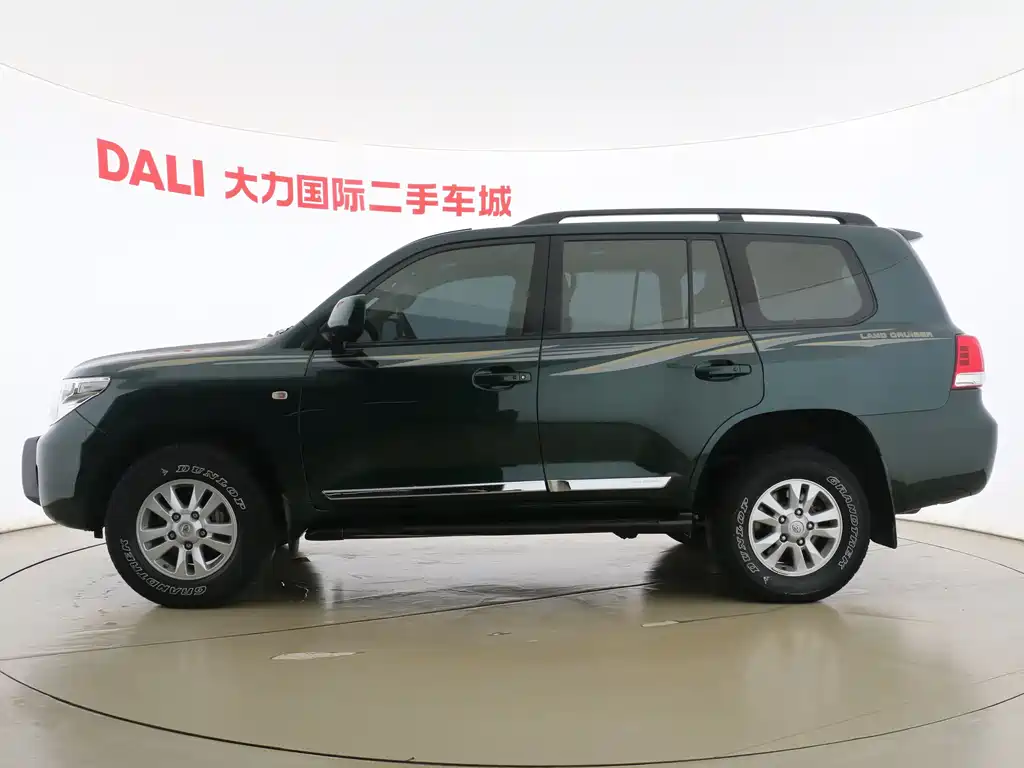 Toyota Land Cruiser 2010 4.0L AT VX