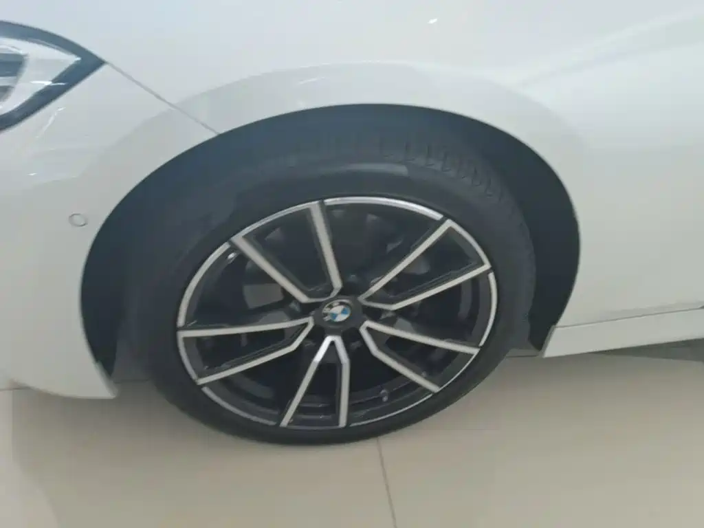 BMW 3 Series — миниатюра 23