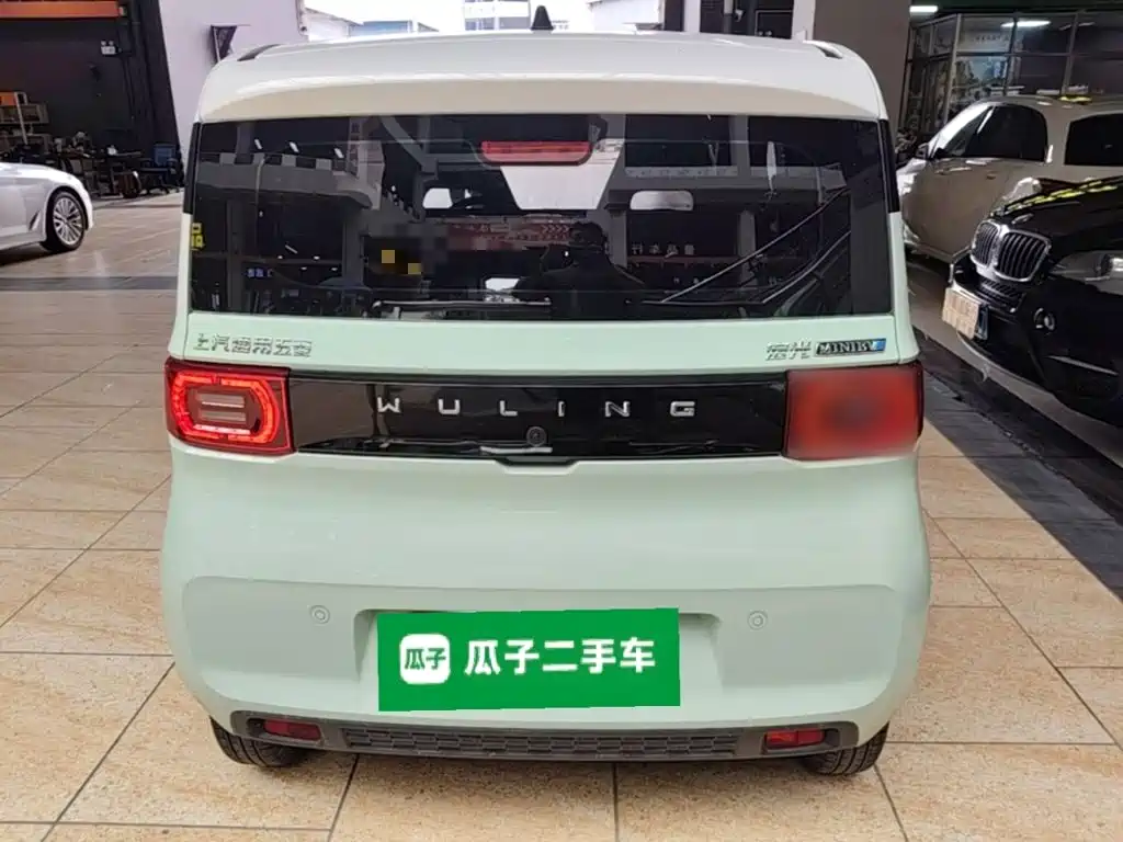 Wuling MINIEV — миниатюра 6