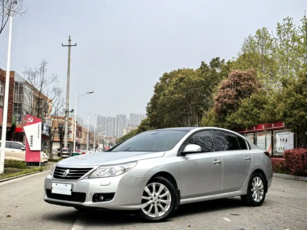 Renault Latitude 2012