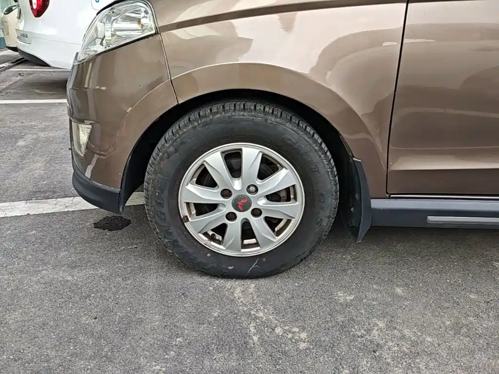 Wuling Hongguang — миниатюра 23