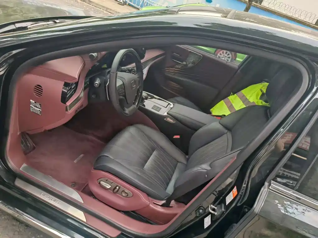 Lexus LS — миниатюра 6
