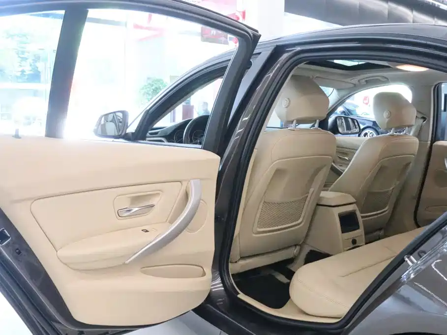 BMW 3 Series — миниатюра 13