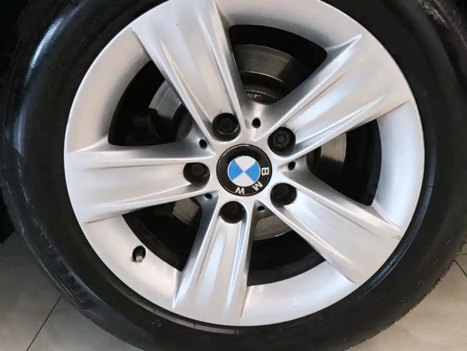 BMW 3 Series — миниатюра 16